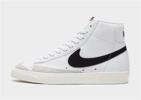 Nike Blazer für Damen und Herren online kaufen! 